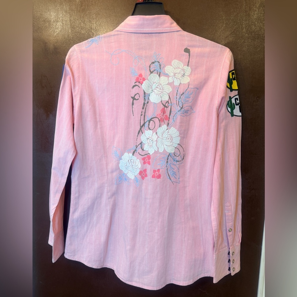 Ariat EUC pink floral pin stripe pearl snap closure blouse. Patched sleeves sz S - Picture 5 of 14